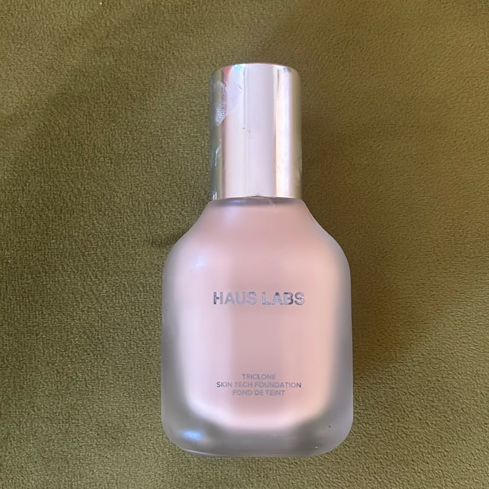 Haus labs trickling skin tech foundation- 070 Fair Neutral